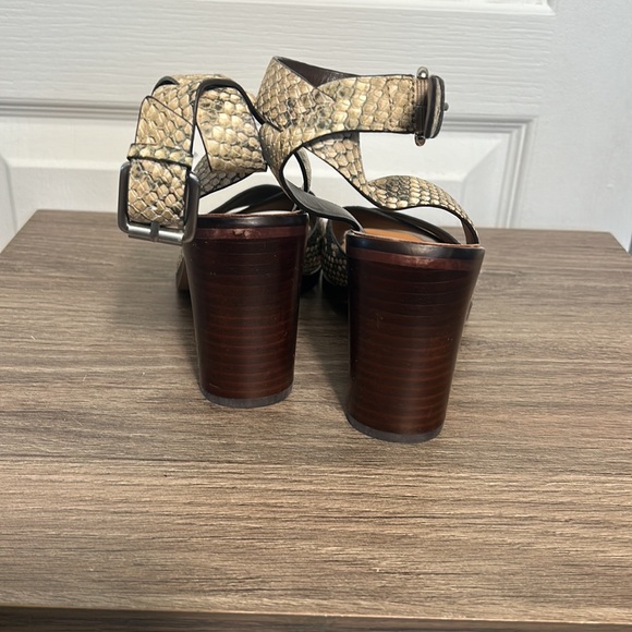 DOLCE VITA LEATHER SNAK SKIN CREAM AND GRAY ANKLE STRAPS SQUARED HEELS IN SIZE 6 - Picture 3 of 6